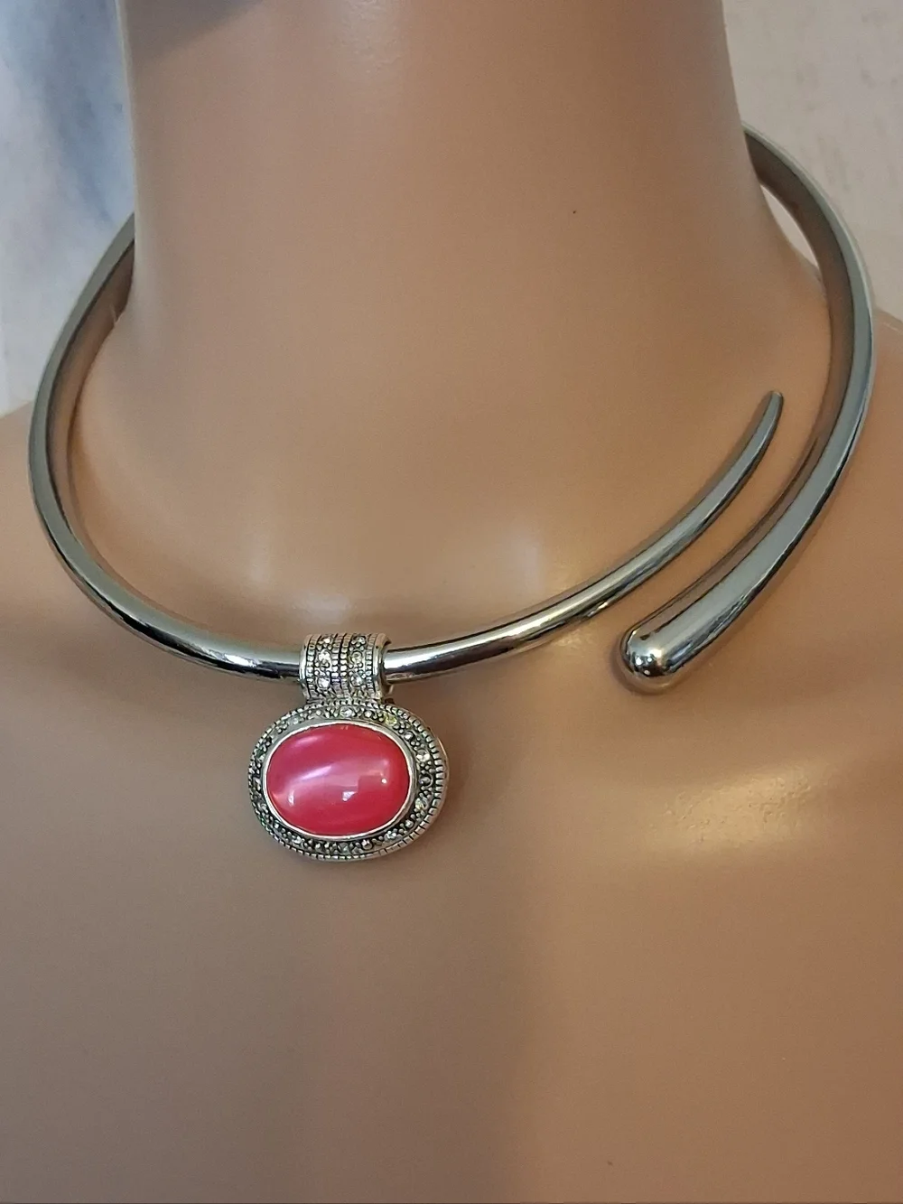 Elegant Pink Cabochon Silver Collar Necklace